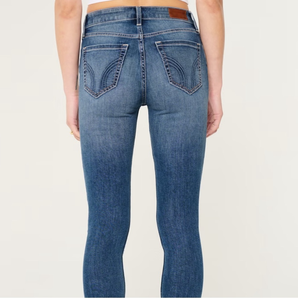3/$10 Hollister Classic Blue Skinny Distressed Jeans